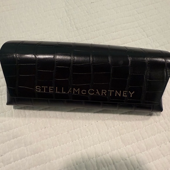 Stella McCartney Black Croc-Embossed Sunglass case - Picture 4 of 5